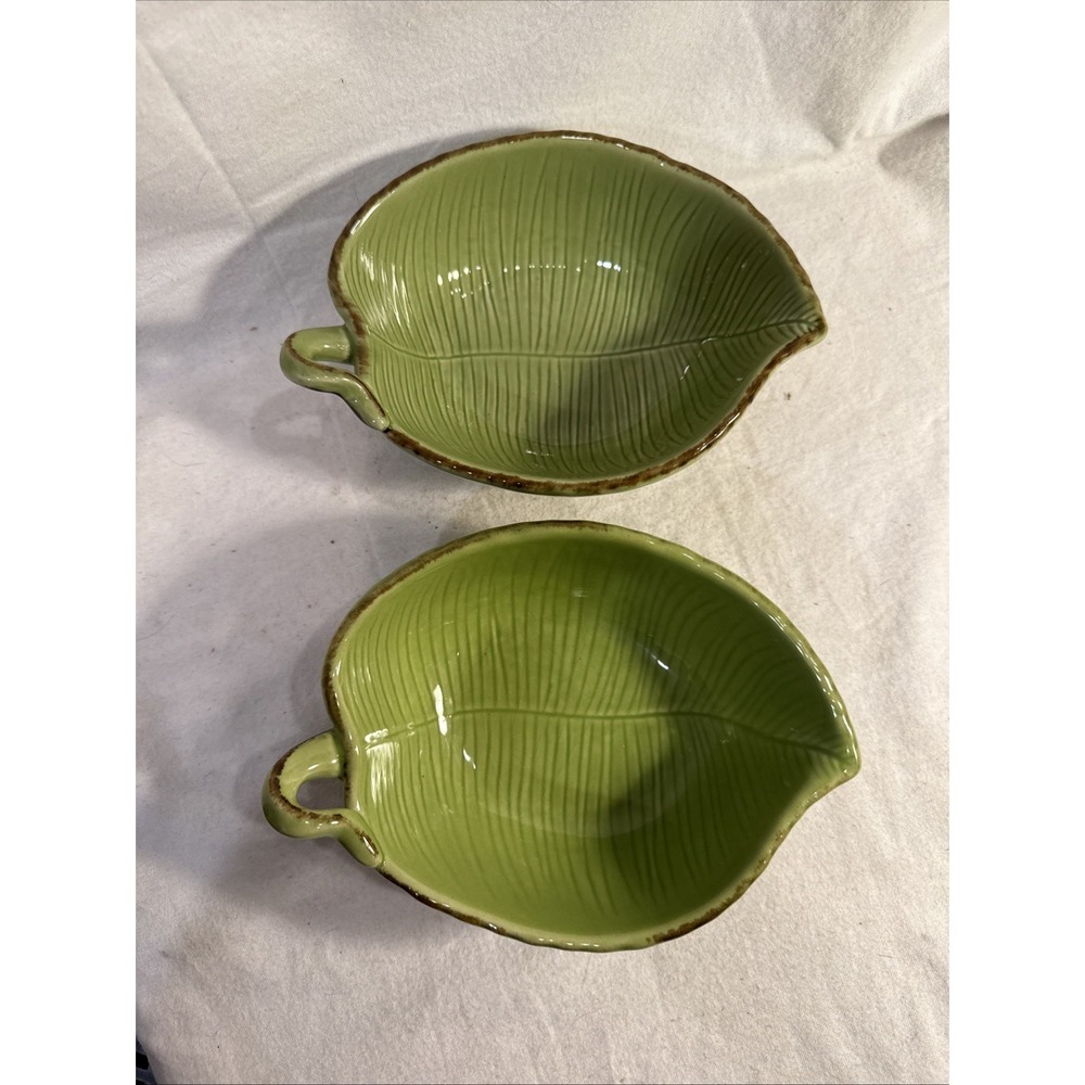 Set of 2 Pottery Barn Tropical Leaf Green 8"  Bowls Leaf Shape‎ w/ Veins Dish